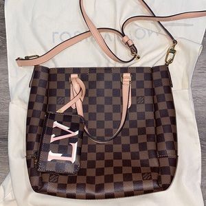 Louis Vuitton Belmont Venus pink shoulder handbag